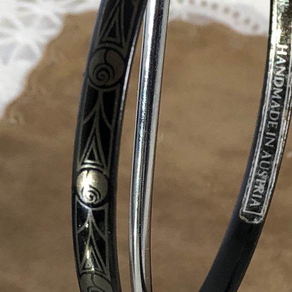 Vintage Michaela Frey Gold on Black Bracelet - Picture 4 of 7